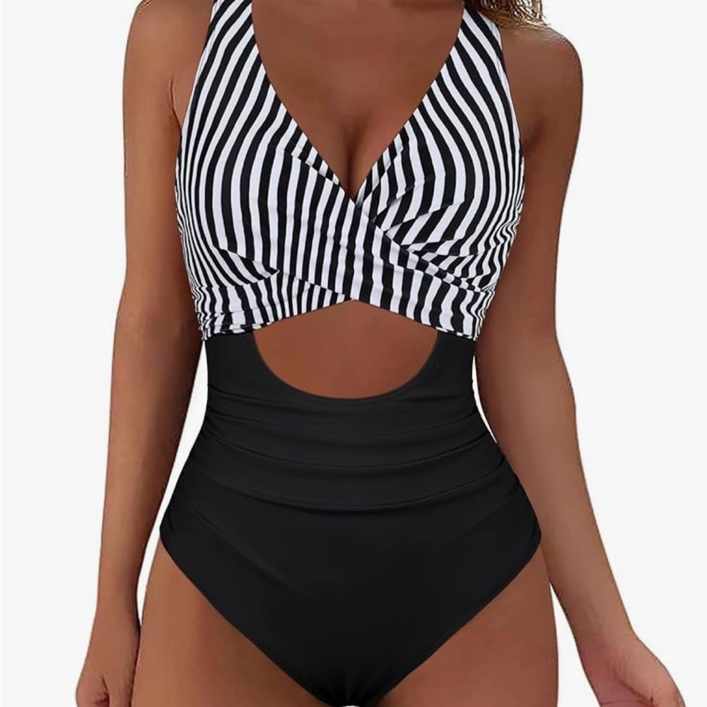 NWT Hilo’s Women’s Underwire One Piece Swimsuit Cross V-Neck Sexy Cut Ou…